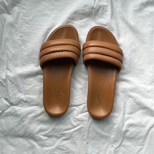 Seychelles low key slide sandals size 9